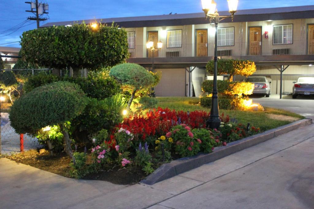 Garden View Inn Fresno Exterior photo